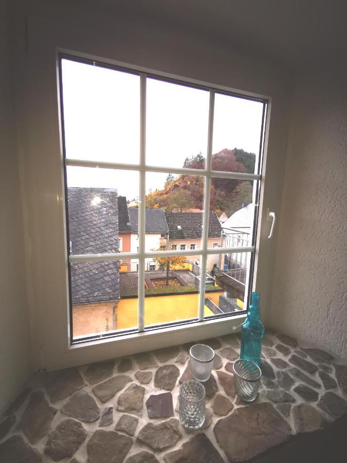 Mooi Ruim Appartement In Antieke Stadsboerderij Schönecken エクステリア 写真